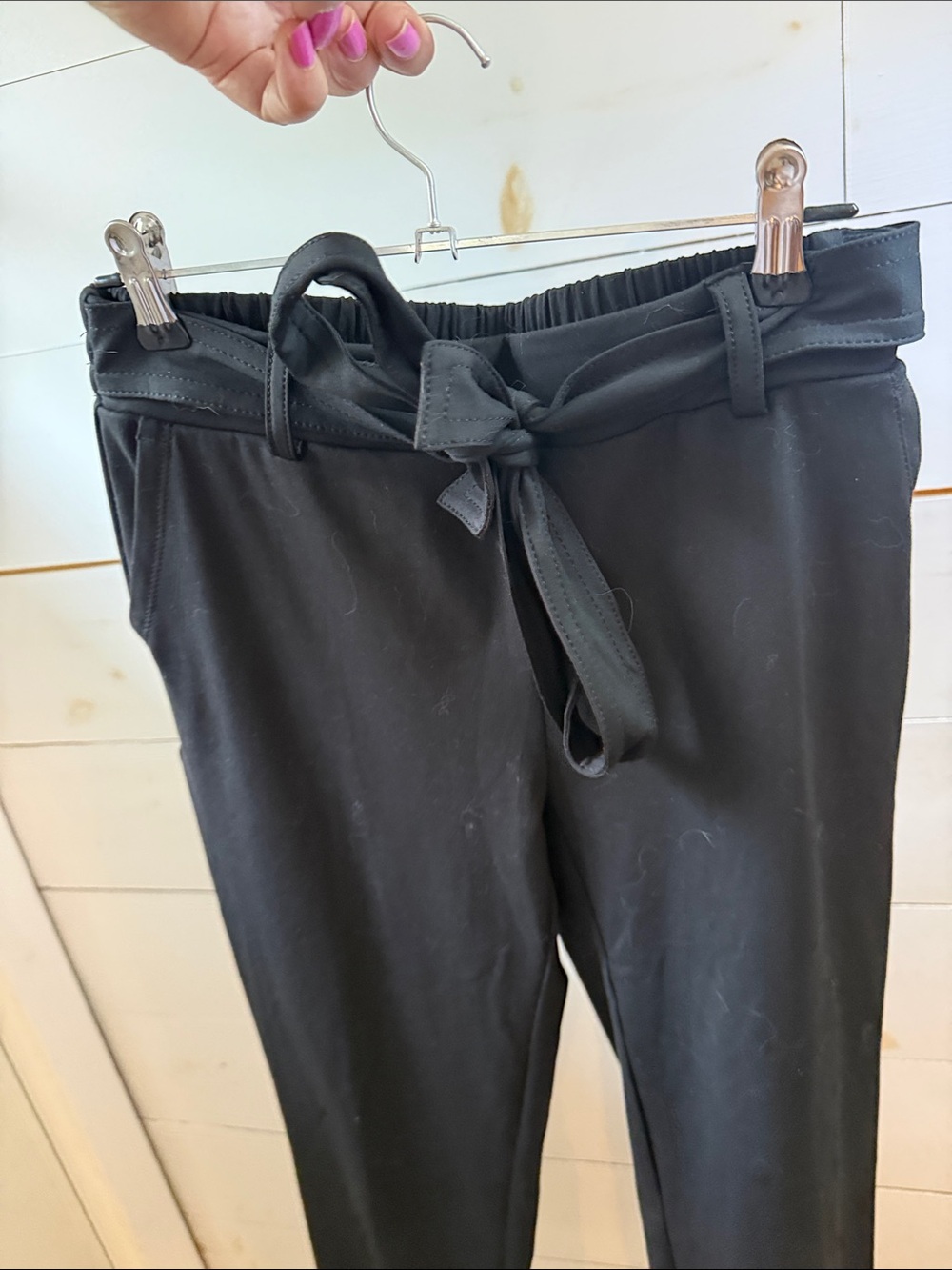 Nicole Miller Black Tie-Waist Tapered Pants - Picture 2 of 6